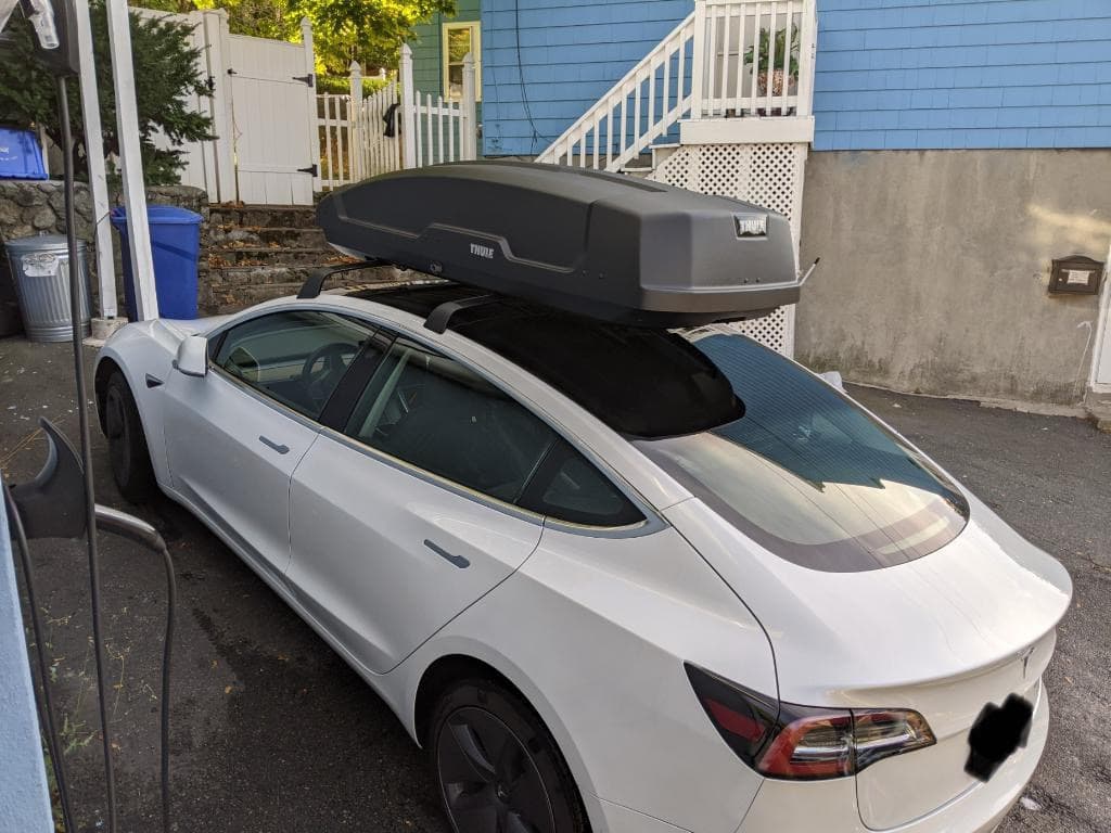 Strešni nosilec za Tesla Model 3 + strešni kovček